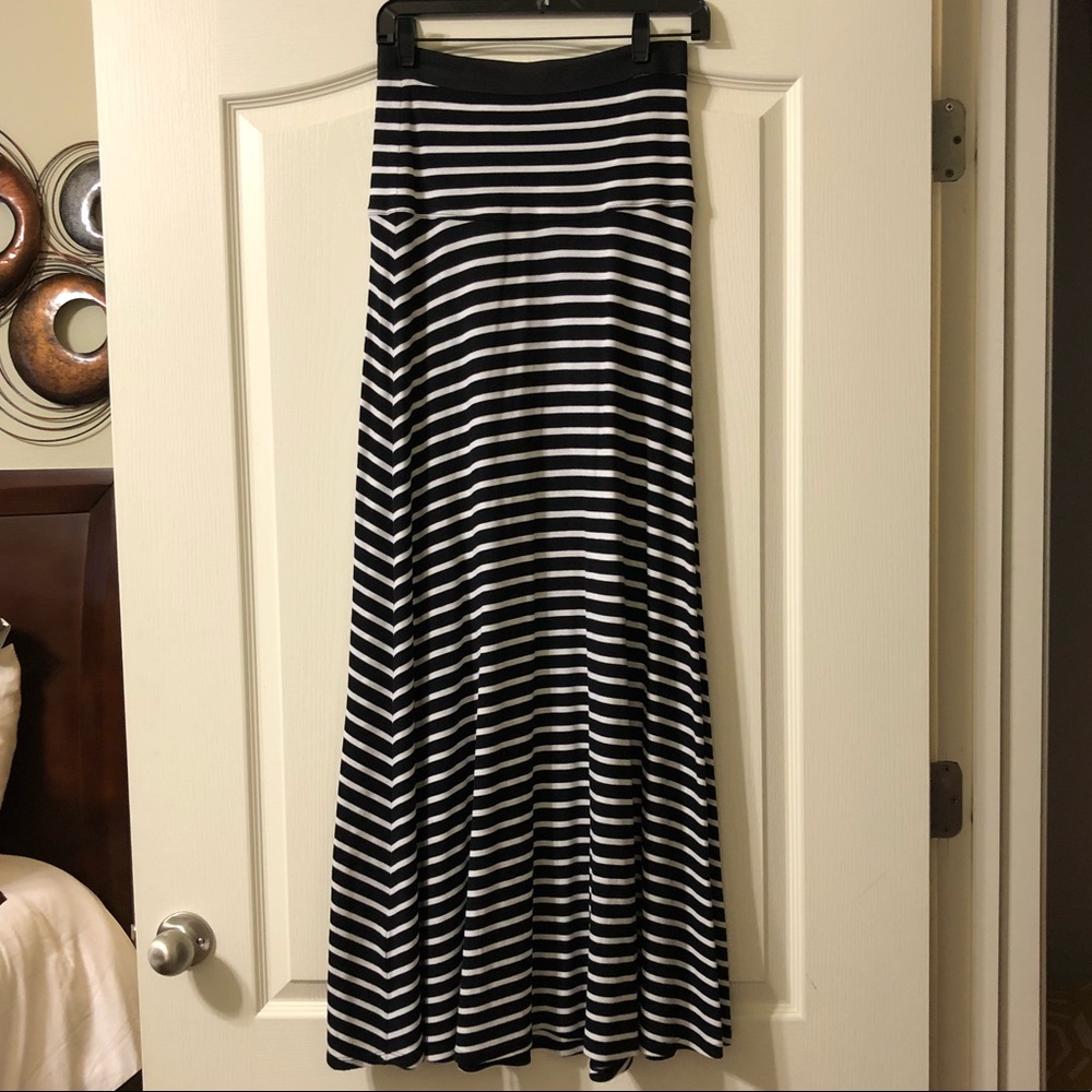BCBGMAXAZRIA Karolin ribbed maxi skirt